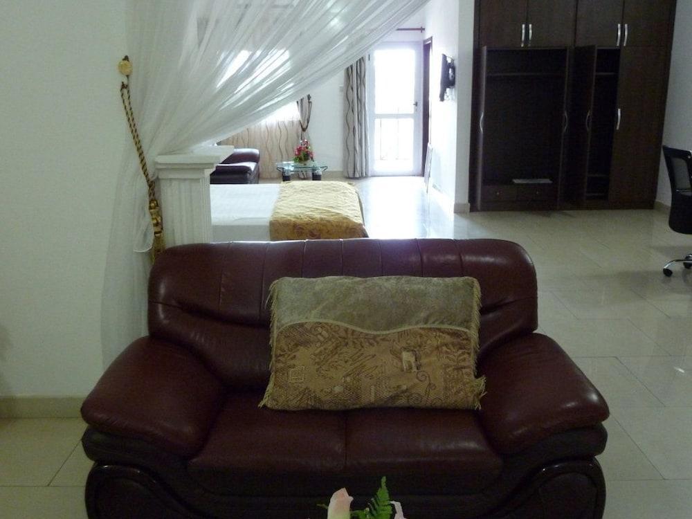 Mj Grand Hotel Accra Exterior photo