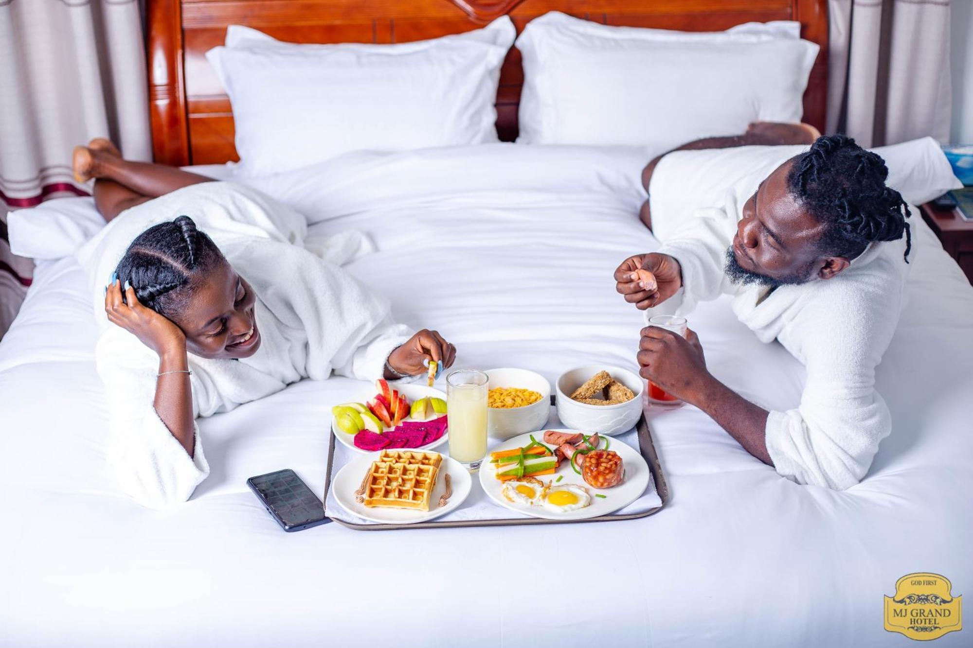 Mj Grand Hotel Accra Exterior photo