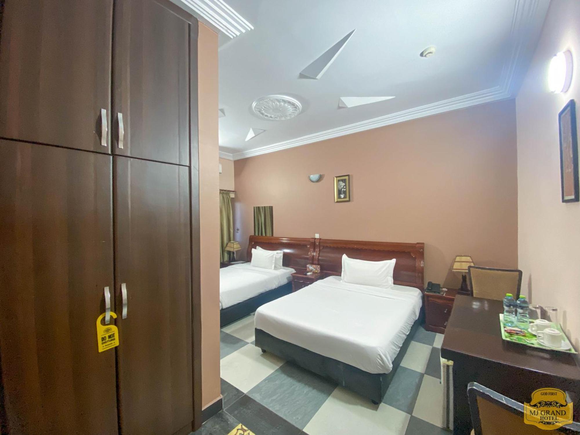 Mj Grand Hotel Accra Exterior photo