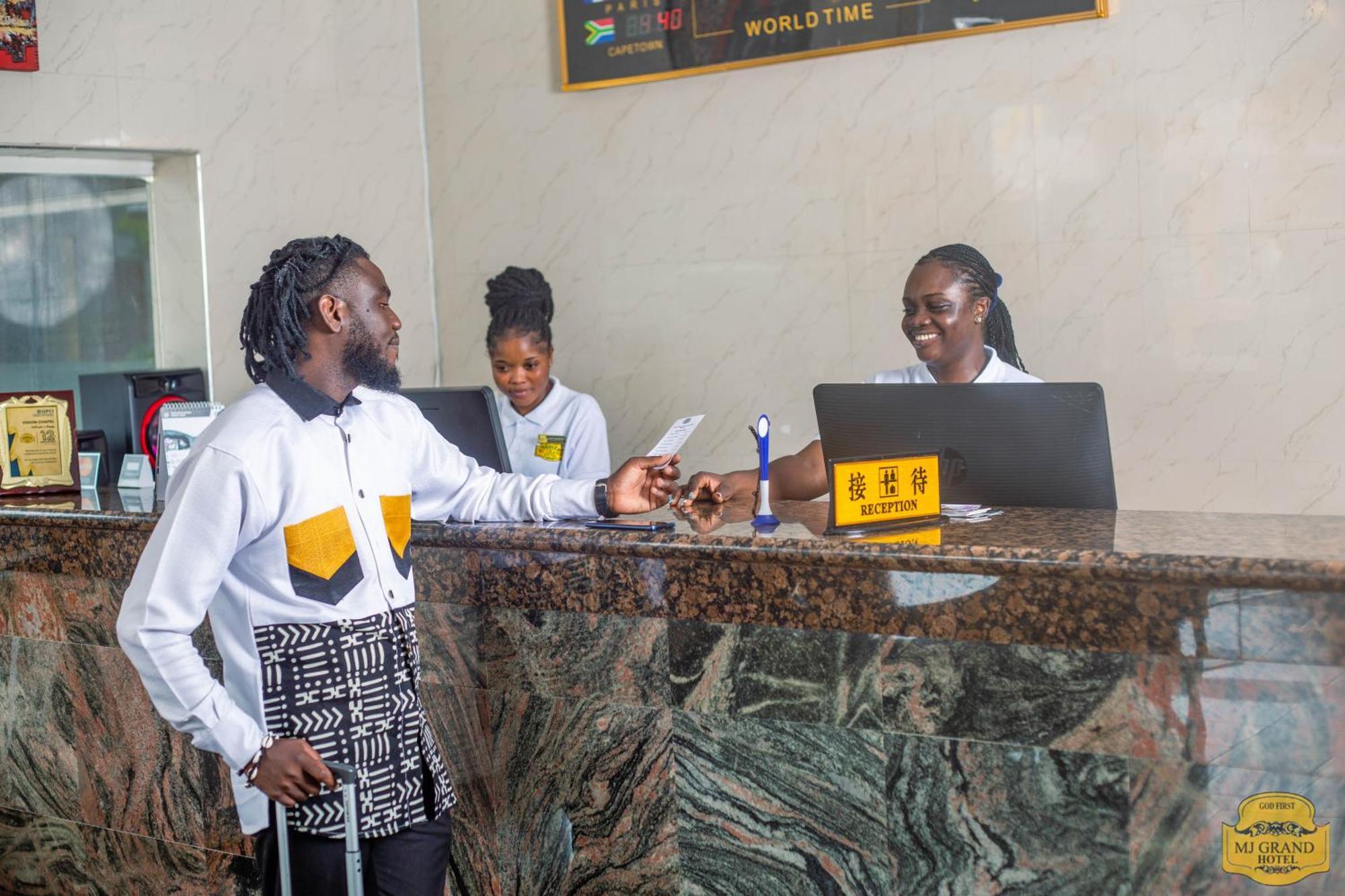 Mj Grand Hotel Accra Exterior photo