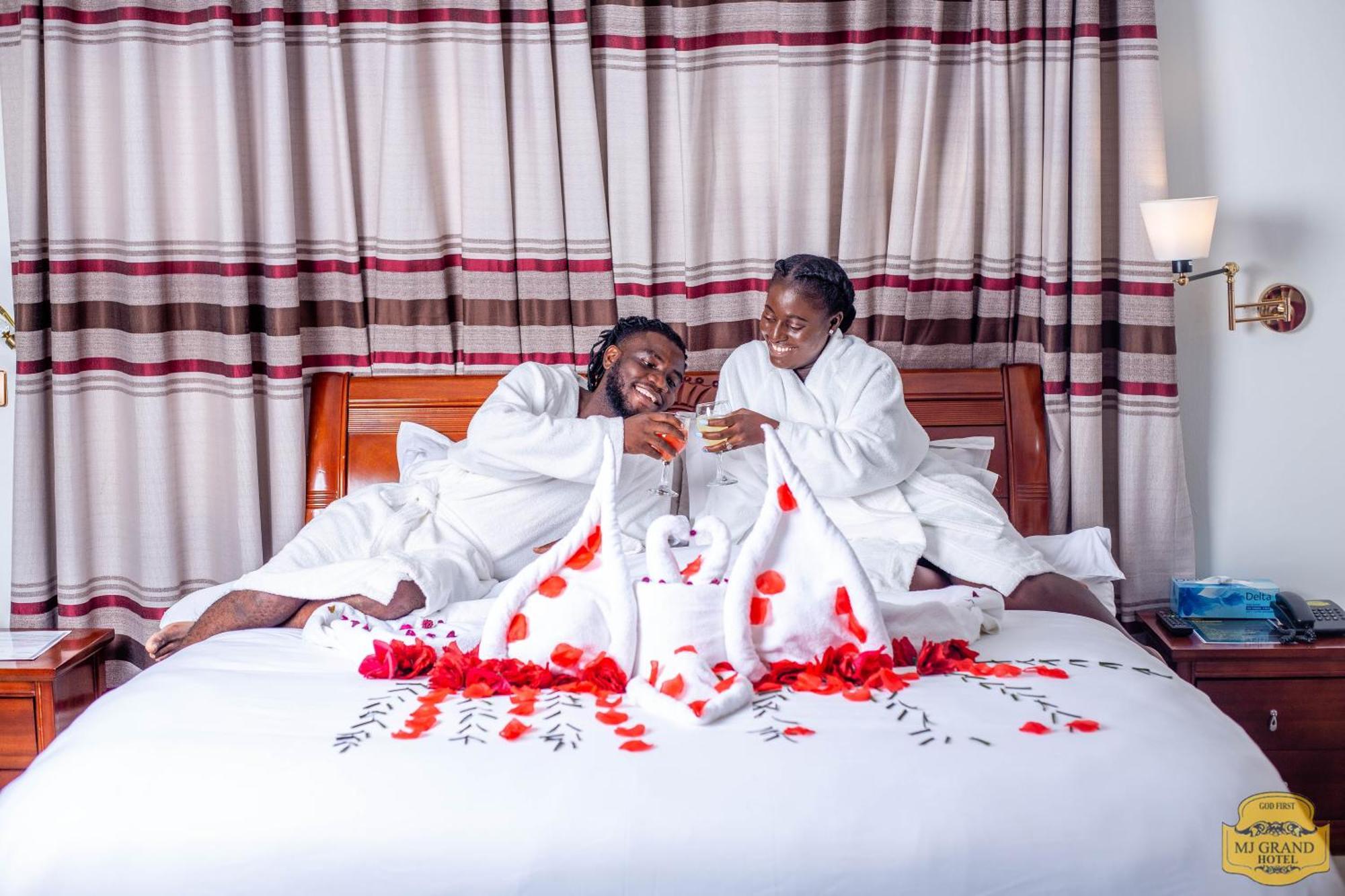 Mj Grand Hotel Accra Exterior photo